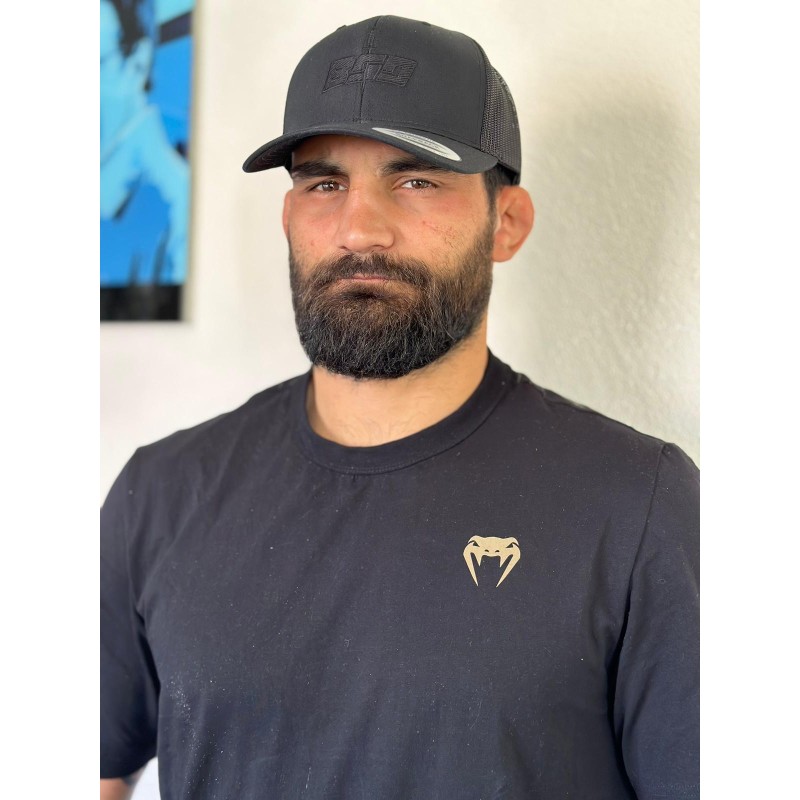 Casquette noire : l'opérateur black