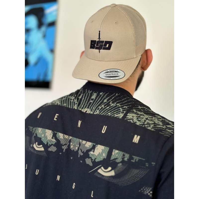 Casquette sable : l'opérateur désert